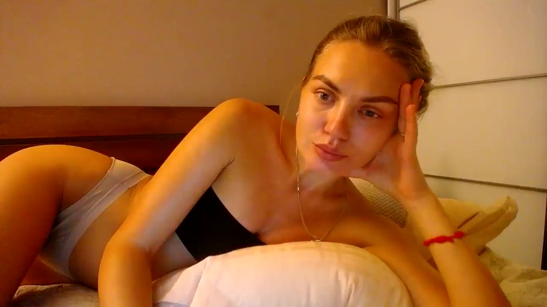 Gallery image thumbnail from StrangerG's myfreecams stream on, 07/22/2024, 21:43 image 8 of 20