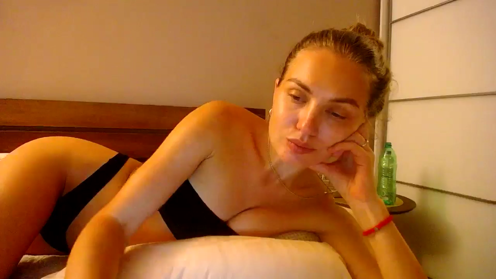 Gallery image thumbnail from StrangerG's myfreecams stream on, 07/25/2024, 21:17 image 10 of 20