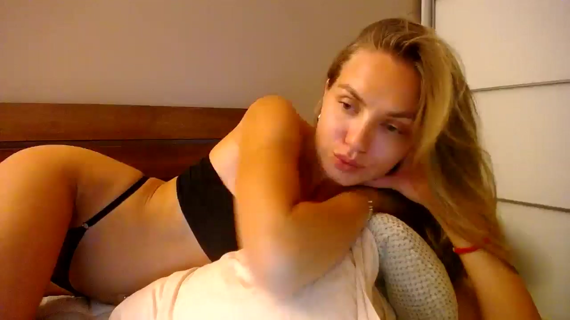 Gallery image thumbnail from StrangerG's myfreecams stream on, 07/30/2024, 21:35 image 18 of 20