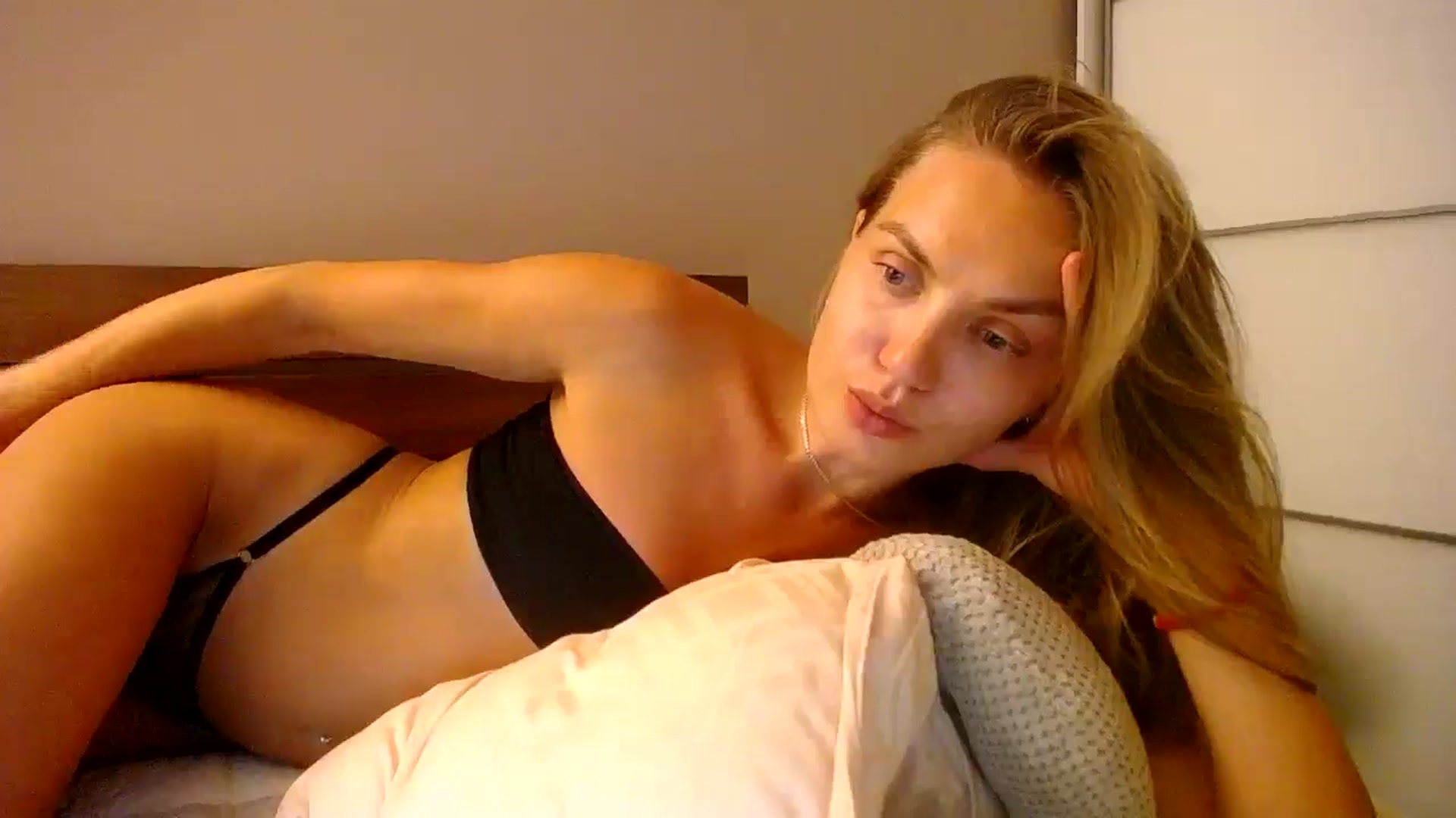 Gallery image thumbnail from StrangerG's myfreecams stream on, 07/30/2024, 21:35 image 16 of 20