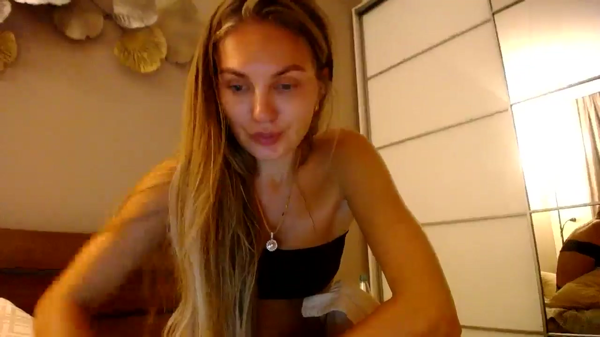 Gallery image thumbnail from StrangerG's myfreecams stream on, 08/01/2024, 21:23 image 18 of 20