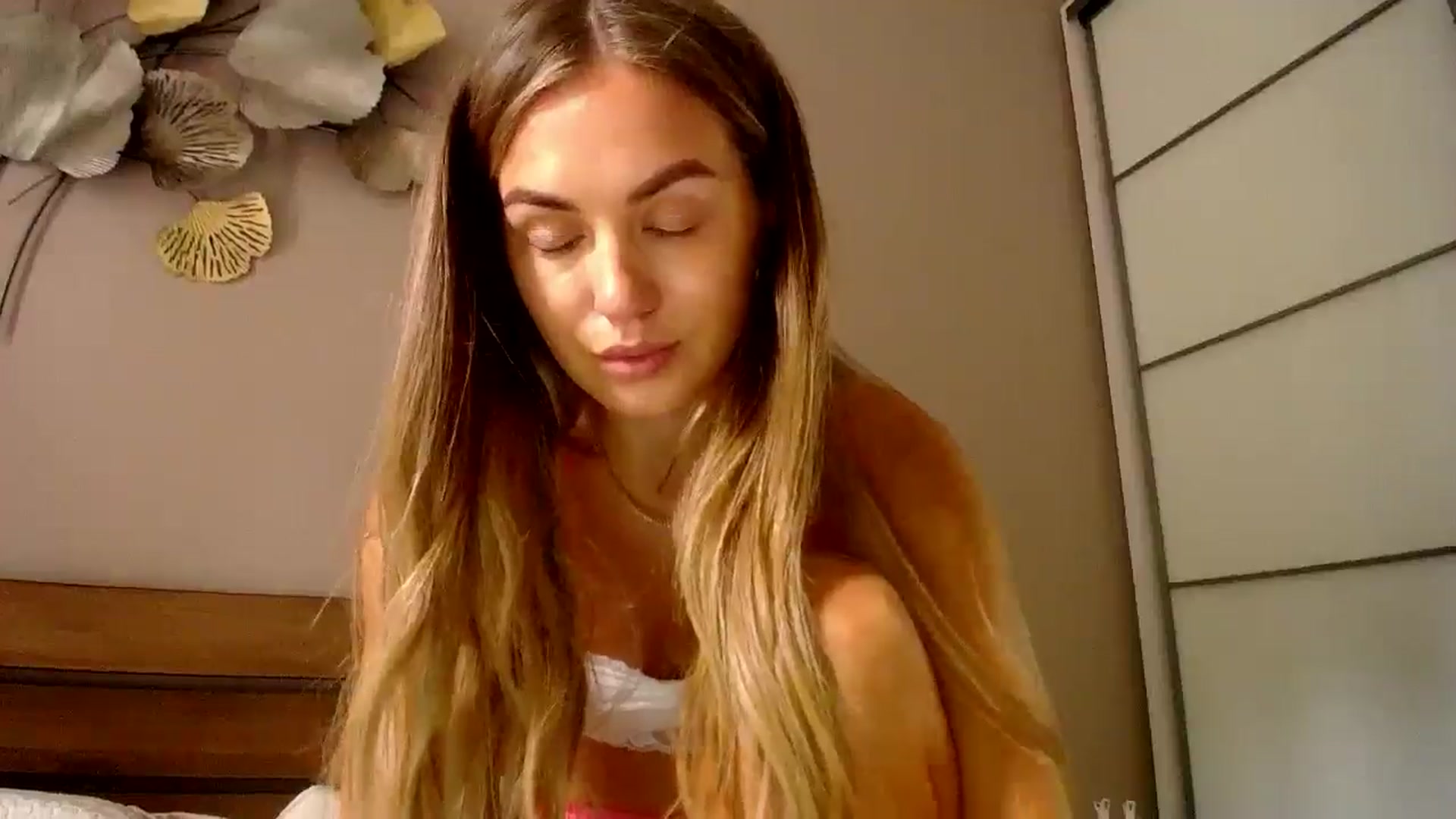 Gallery image thumbnail from StrangerG's myfreecams stream on, 08/06/2024, 12:40 image 19 of 20