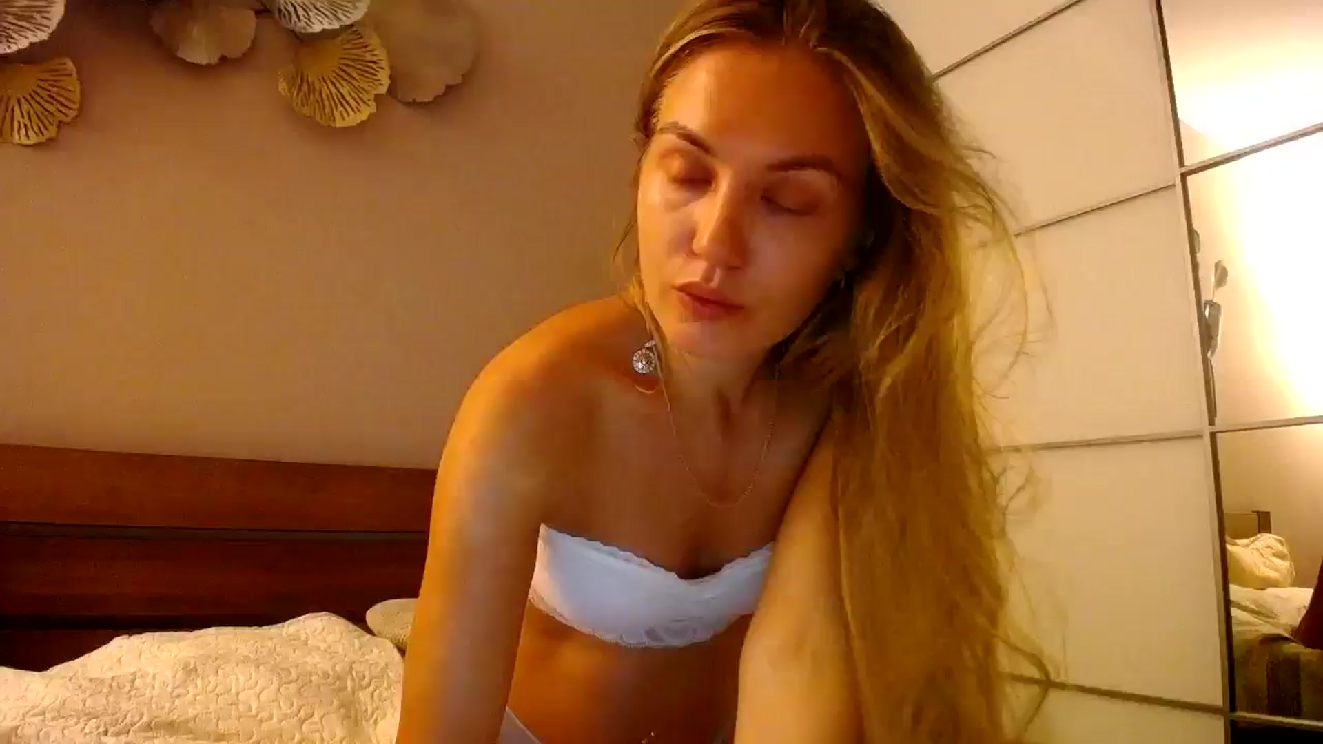 Gallery image thumbnail from StrangerG's myfreecams stream on, 08/11/2024, 21:08 image 2 of 20