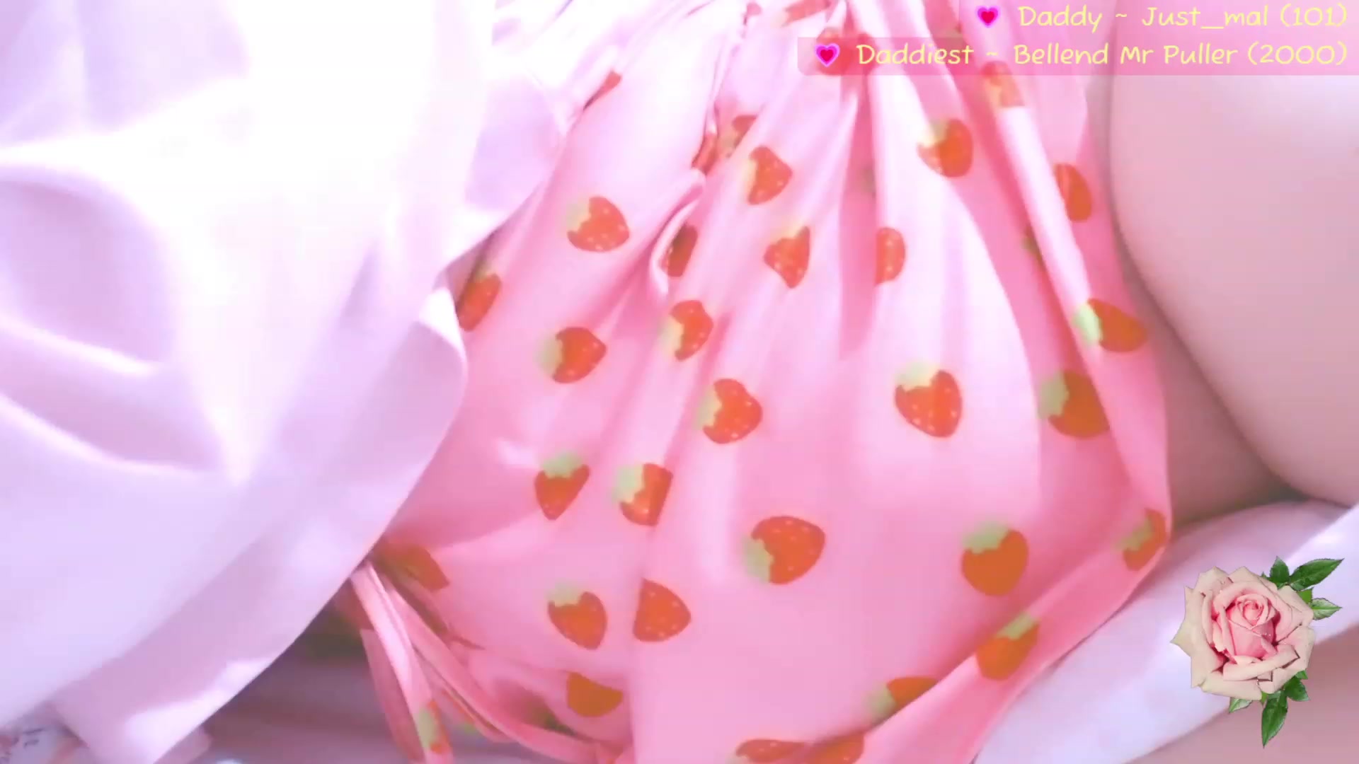 Gallery image thumbnail from StrawbabyJam's myfreecams stream on, 07/23/2023, 20:53 image 9 of 20