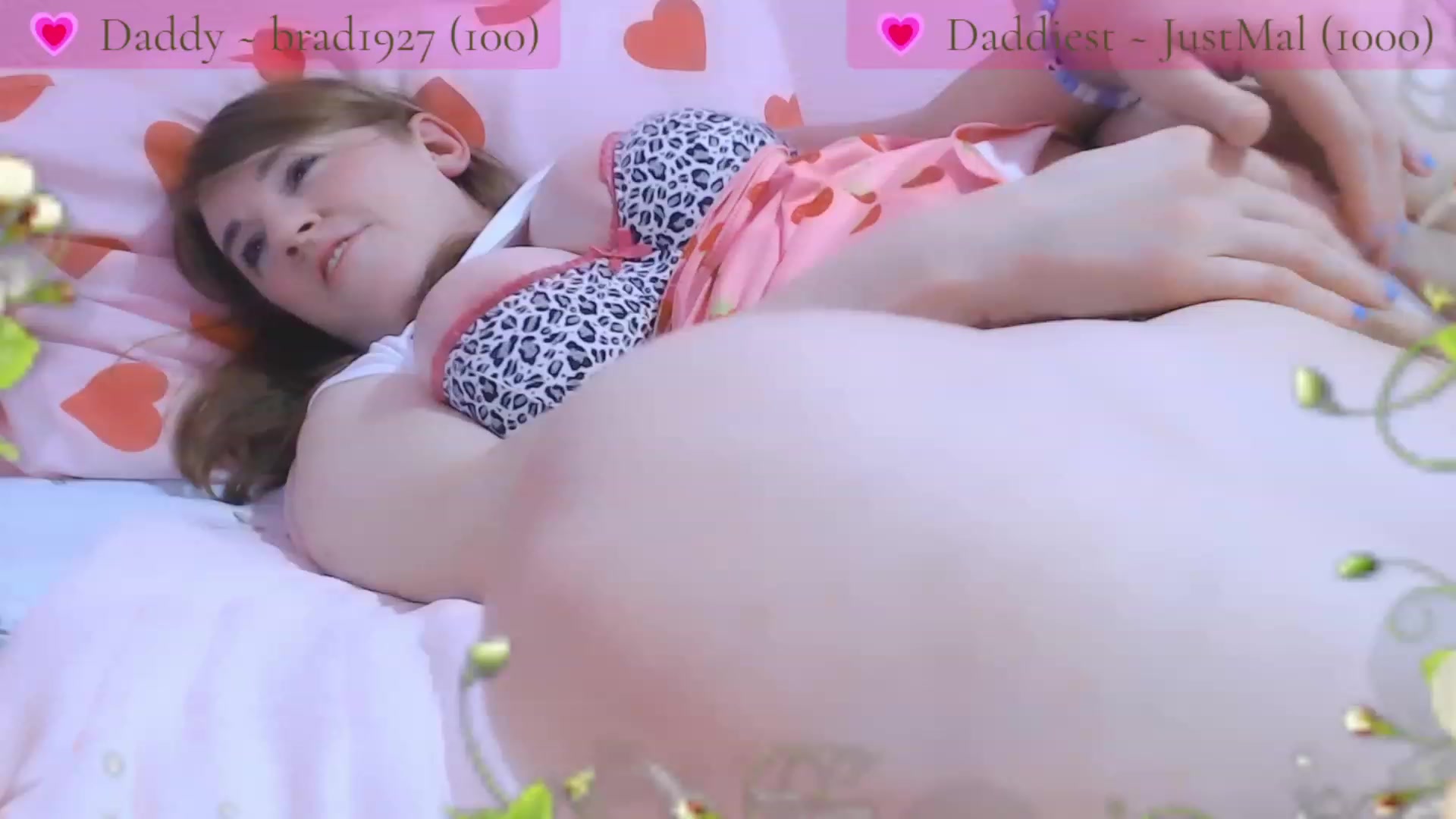 Gallery image thumbnail from StrawbabyJam's myfreecams stream on, 08/06/2023, 20:41 image 3 of 20