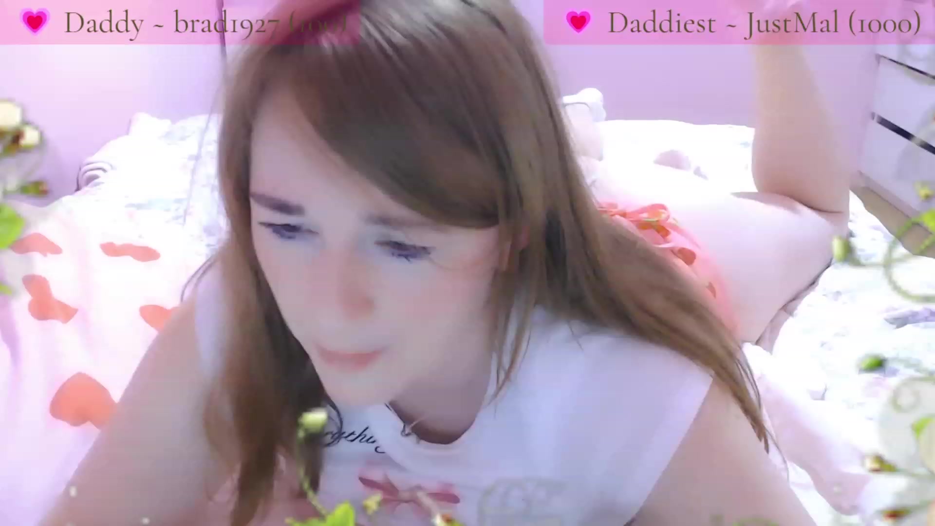 Gallery image thumbnail from StrawbabyJam's myfreecams stream on, 08/06/2023, 21:19 image 15 of 20