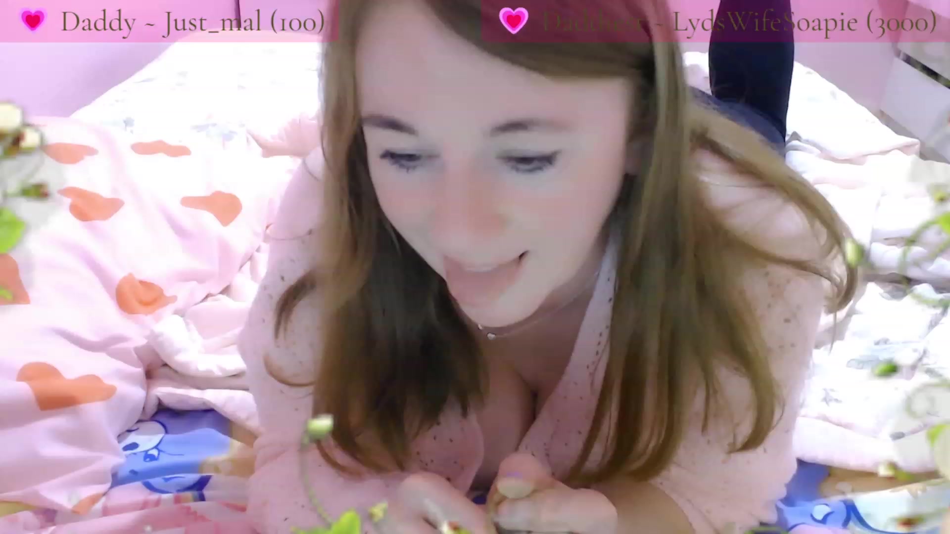 Gallery image thumbnail from StrawbabyJam's myfreecams stream on, 08/08/2023, 22:43 image 8 of 20