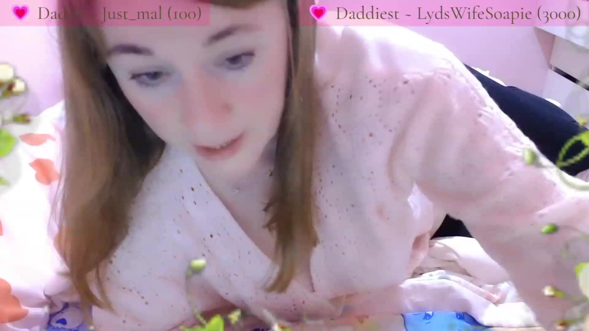 Gallery image thumbnail from StrawbabyJam's myfreecams stream on, 08/08/2023, 22:43 image 9 of 20