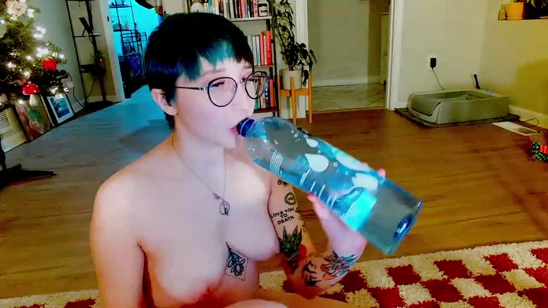 Gallery image thumbnail from Strawberrrri1's myfreecams stream on, 12/02/2022, 04:00 image 13 of 20