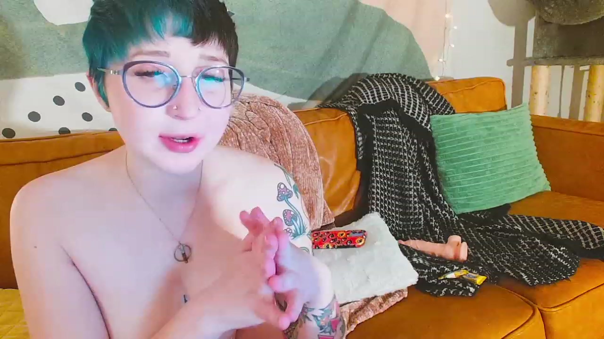 Gallery image thumbnail from Strawberrrri1's myfreecams stream on, 12/03/2022, 04:39 image 12 of 20