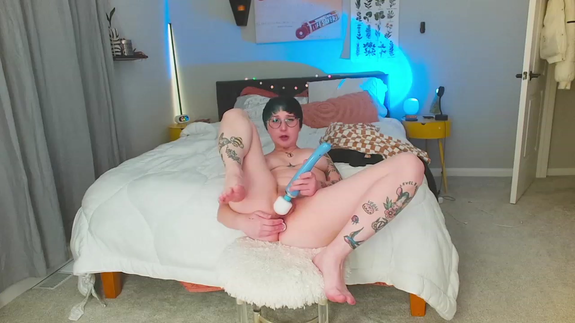 Gallery image thumbnail from Strawberrrri1's myfreecams stream on, 12/05/2022, 04:14 image 8 of 20