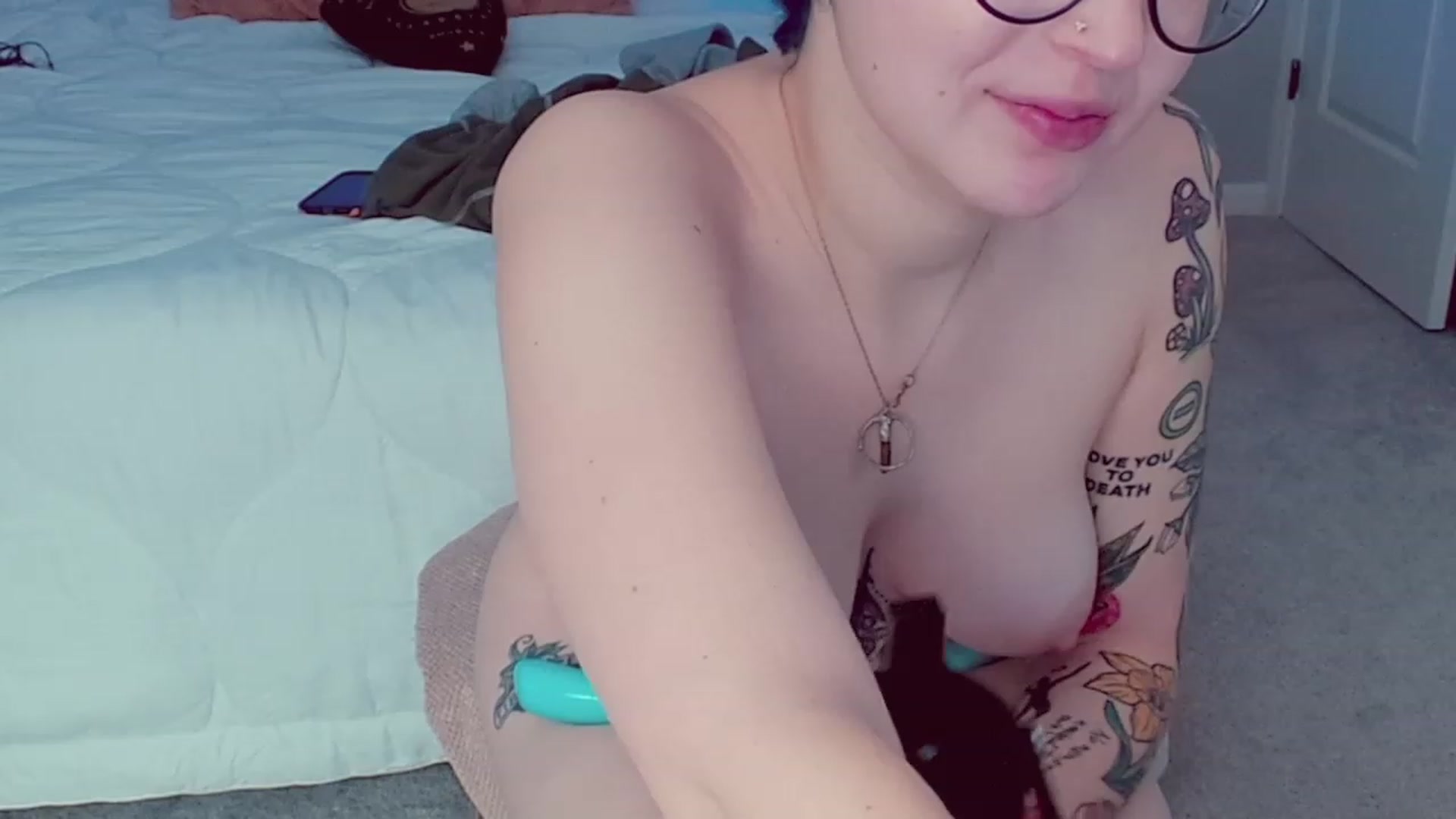 Gallery image thumbnail from Strawberrrri1's myfreecams stream on, 12/29/2022, 04:03 image 20 of 20