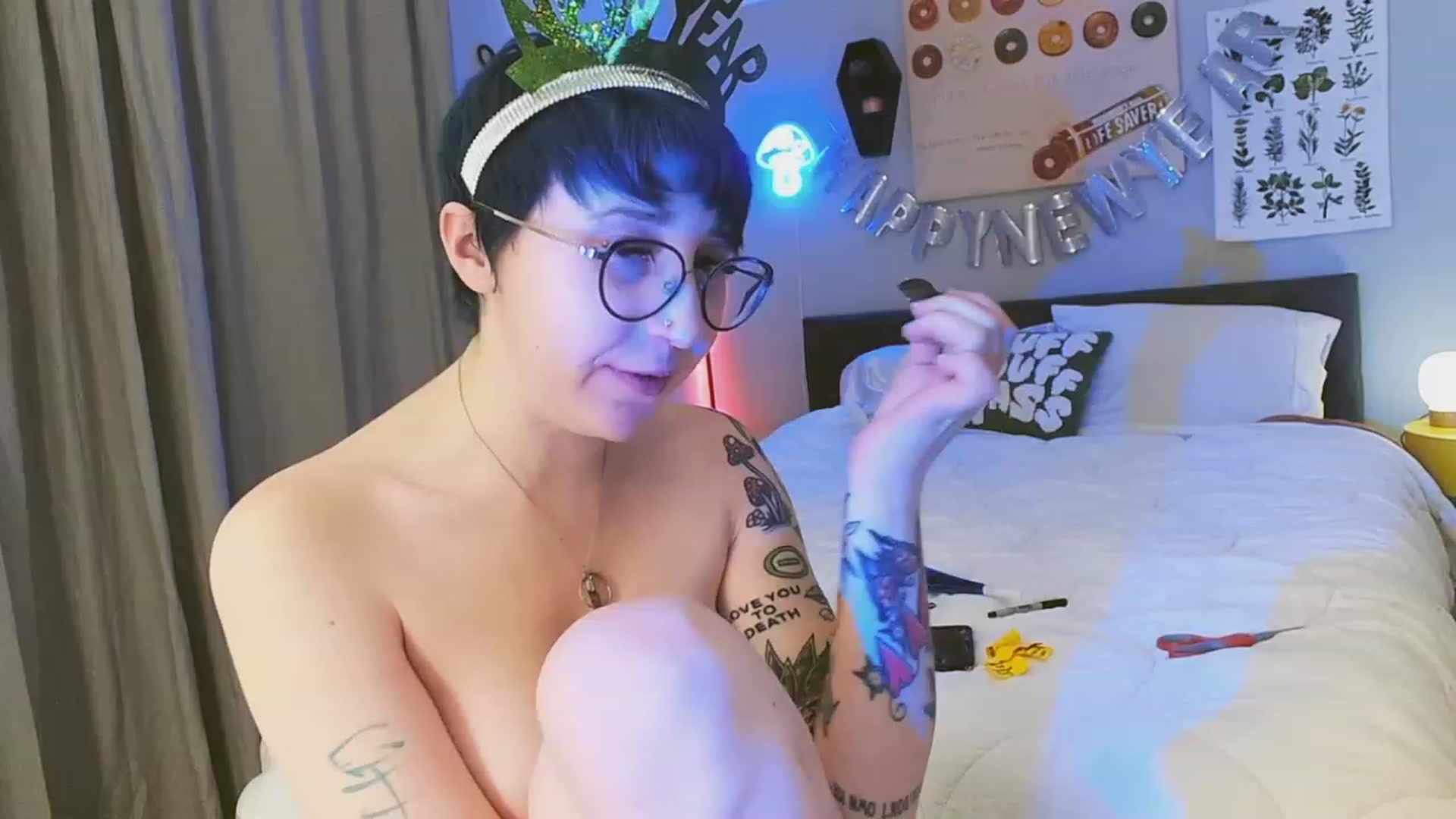 Gallery image thumbnail from Strawberrrri1's myfreecams stream on, 12/31/2022, 06:06 image 7 of 20