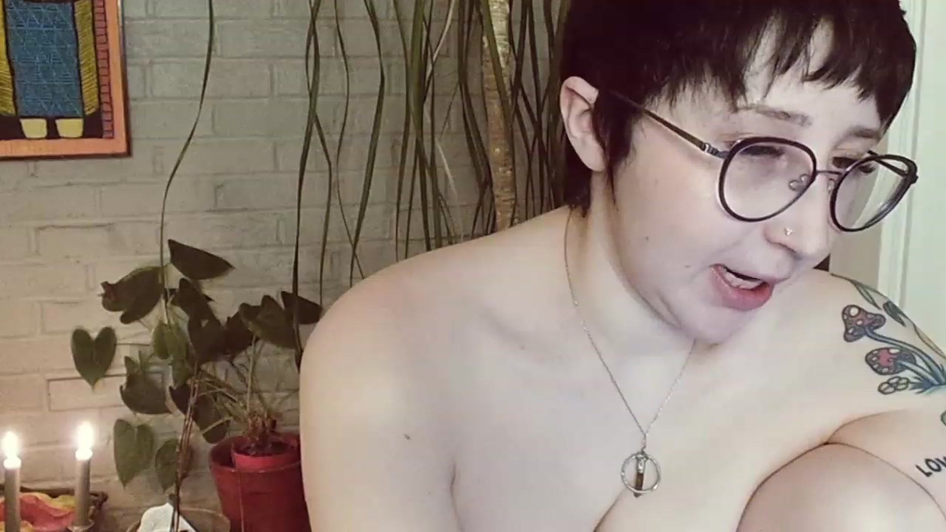 Gallery image thumbnail from Strawberrrri1's myfreecams stream on, 02/04/2023, 04:33 image 15 of 20