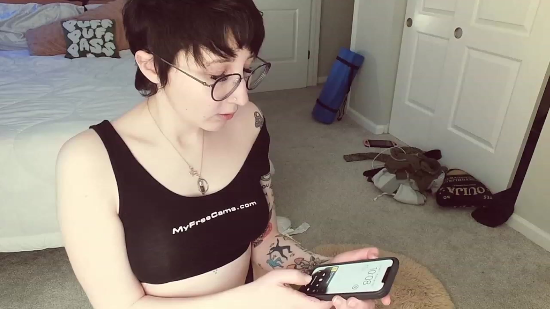 Gallery image thumbnail from Strawberrrri1's myfreecams stream on, 02/18/2023, 04:12 image 2 of 20