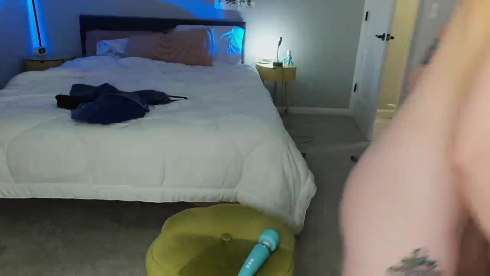 Gallery image thumbnail from Strawberrrri1's myfreecams stream on, 05/11/2023, 02:15 image 5 of 20