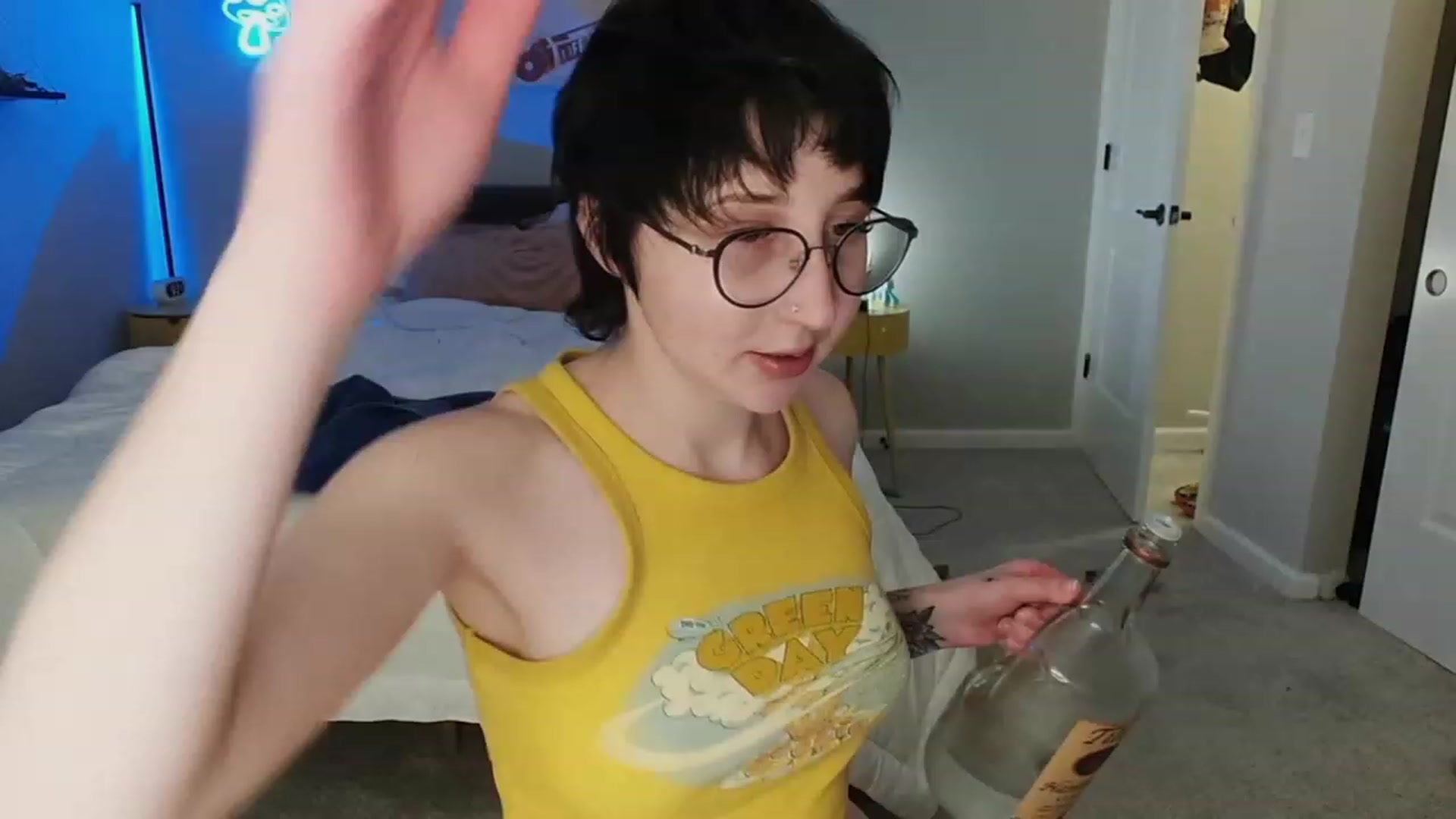 Gallery image thumbnail from Strawberrrri1's myfreecams stream on, 05/11/2023, 02:15 image 1 of 20