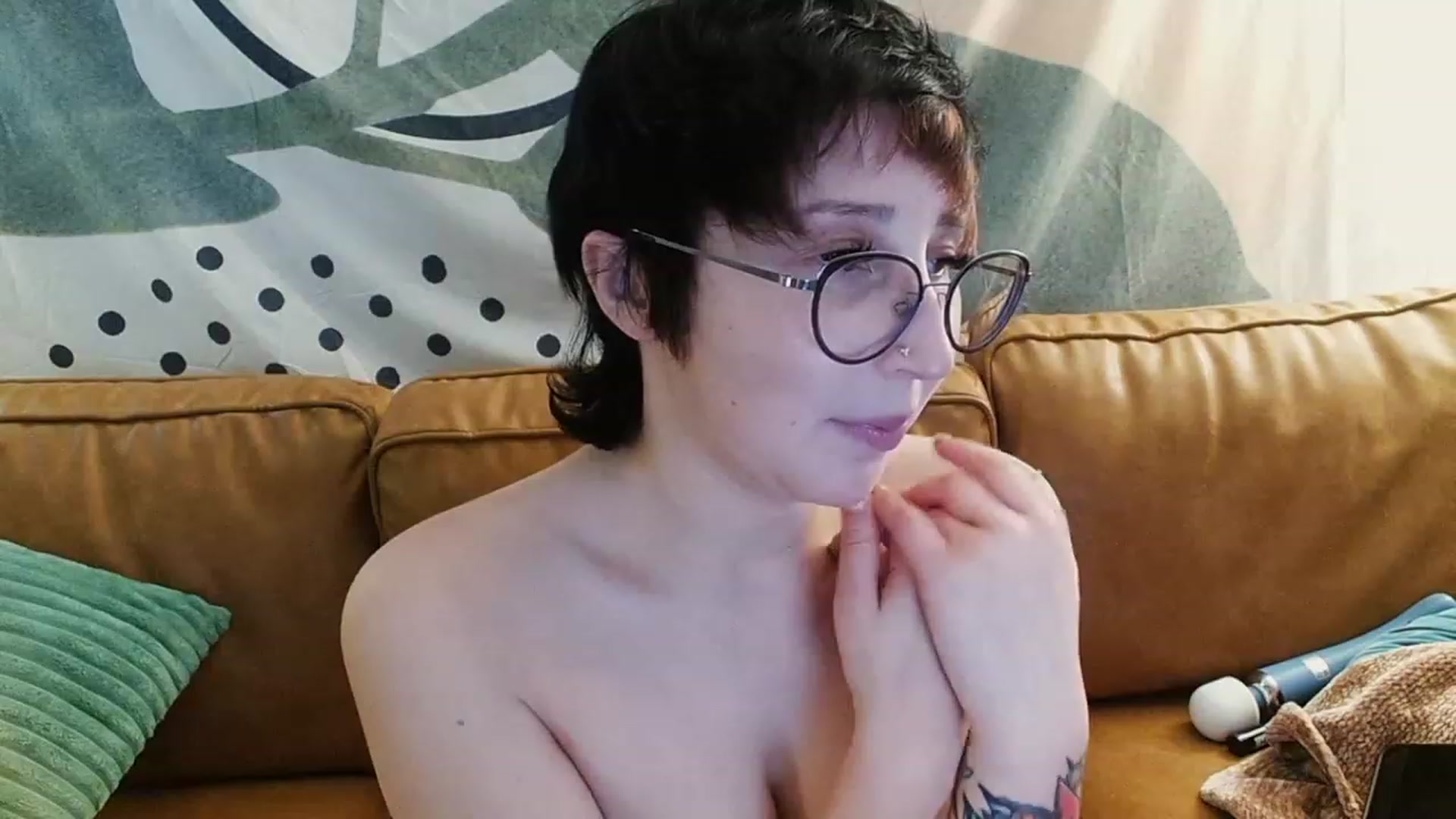 Gallery image thumbnail from Strawberrrri1's myfreecams stream on, 05/27/2023, 02:44 image 9 of 20