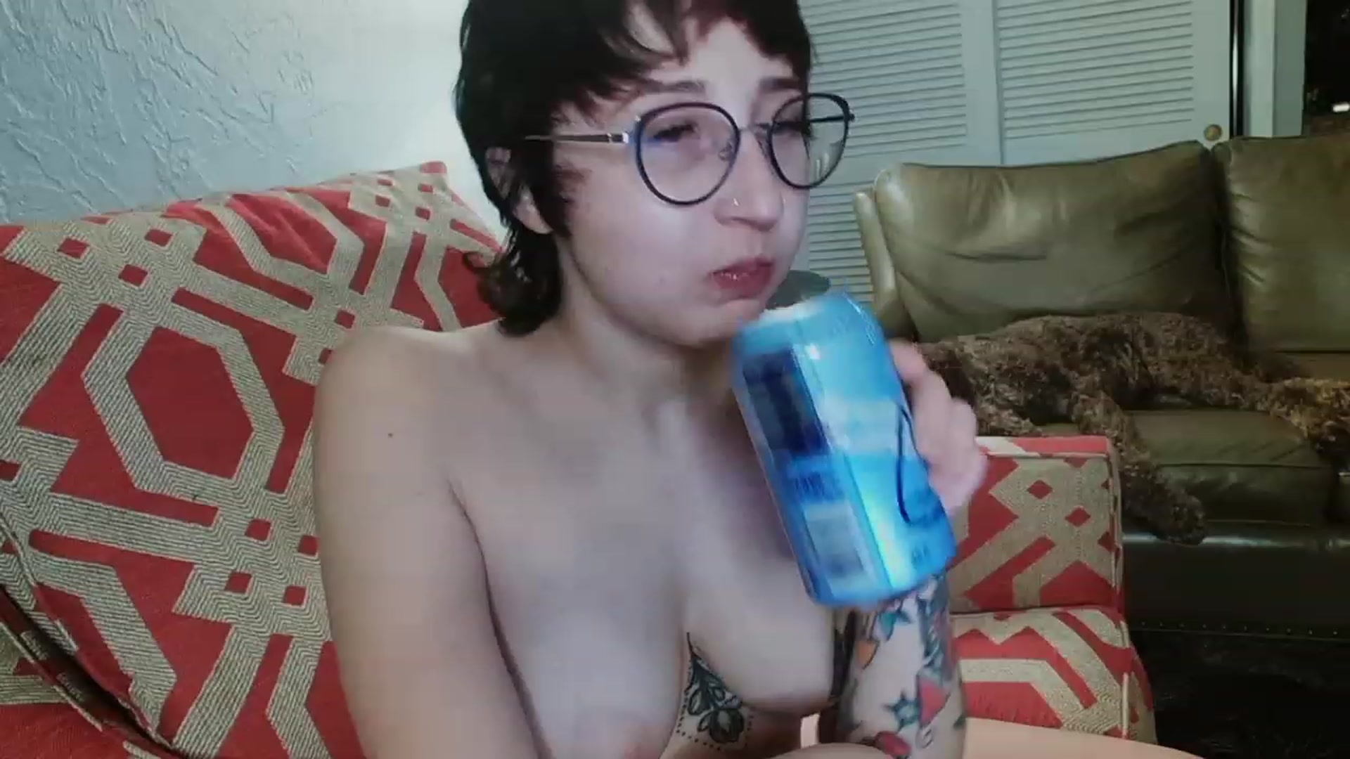 Gallery image thumbnail from Strawberrrri1's myfreecams stream on, 06/17/2023, 03:19 image 13 of 20