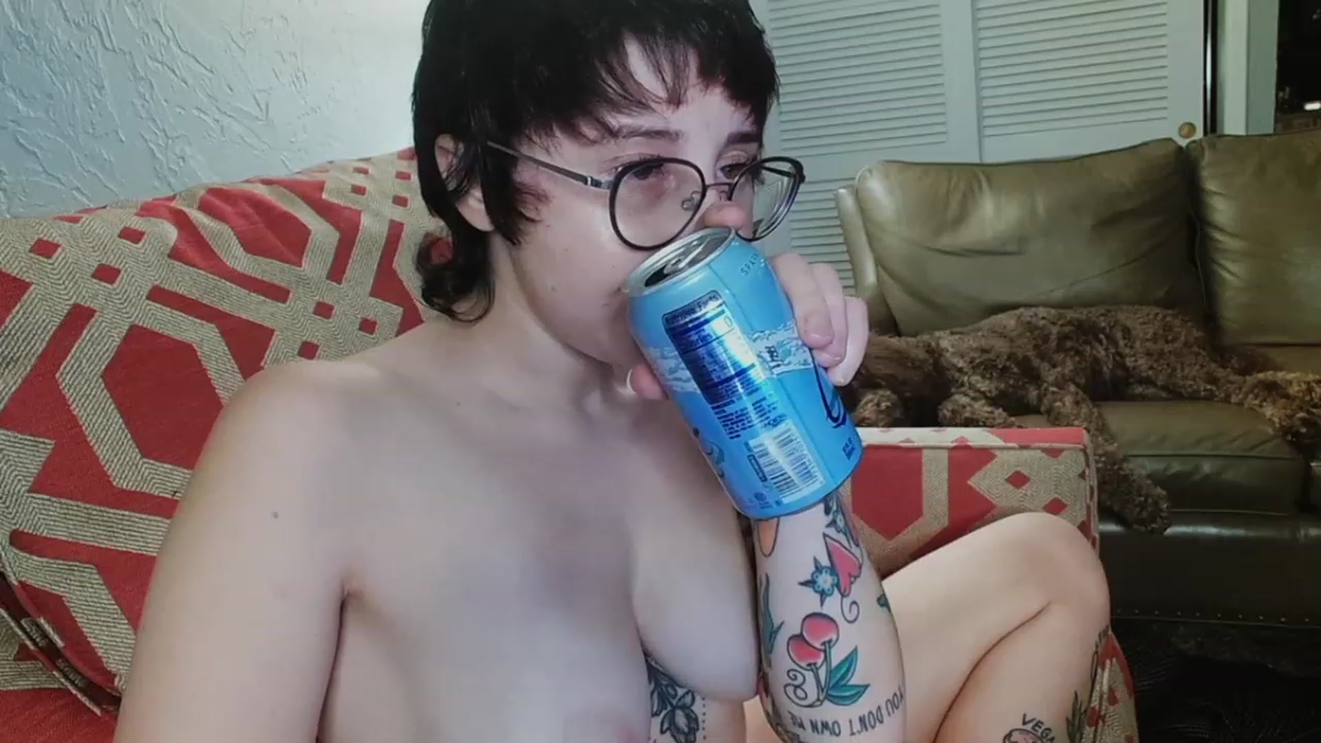 Gallery image thumbnail from Strawberrrri1's myfreecams stream on, 06/17/2023, 03:19 image 16 of 20