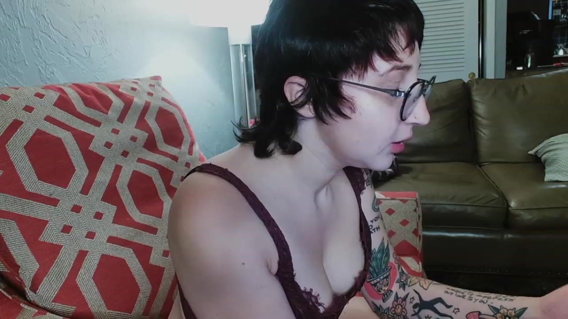 Gallery image thumbnail from Strawberrrri1's myfreecams stream on, 06/17/2023, 03:19 image 2 of 20