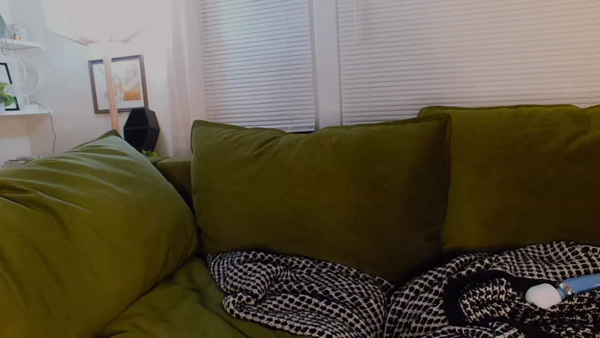 Gallery image thumbnail from Strawberrrri1's myfreecams stream on, 07/29/2023, 03:40 image 13 of 20