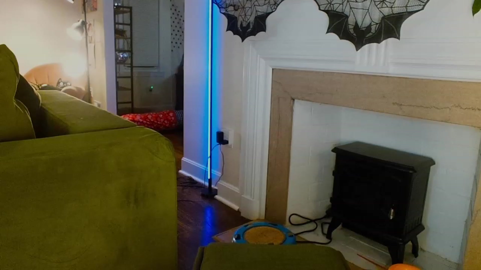 Gallery image thumbnail from Strawberrrri1's myfreecams stream on, 09/24/2023, 03:31 image 9 of 20