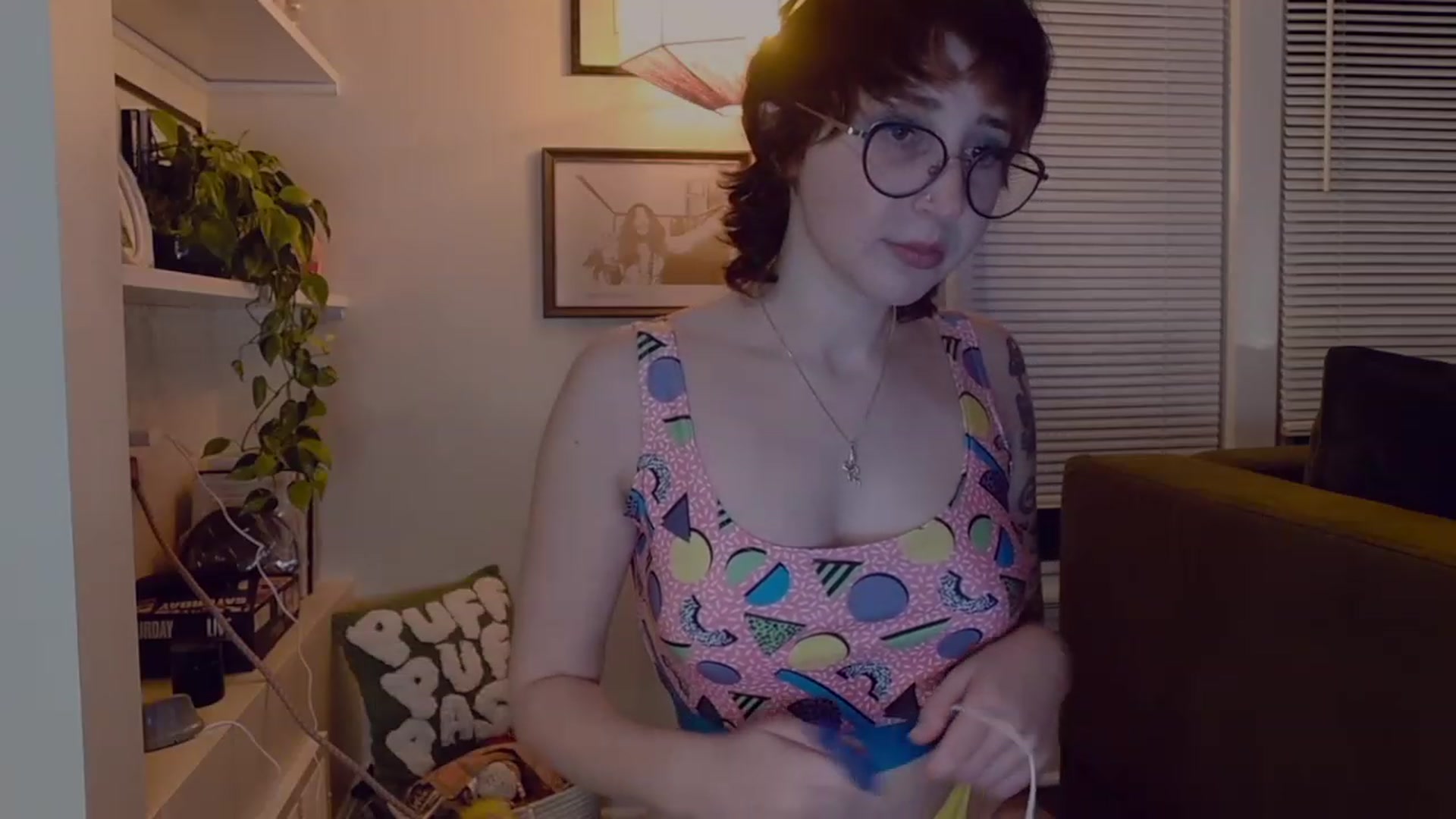 Gallery image thumbnail from Strawberrrri1's myfreecams stream on, 10/08/2023, 03:38 image 2 of 20