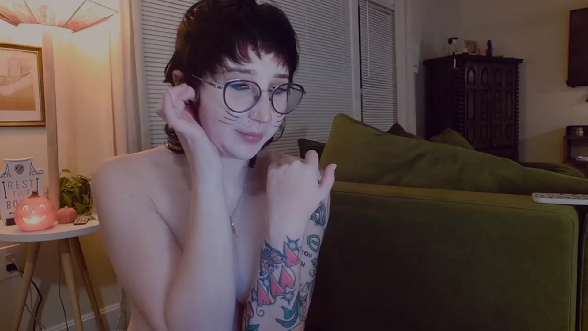 Gallery image thumbnail from Strawberrrri1's myfreecams stream on, 10/22/2023, 03:34 image 5 of 20