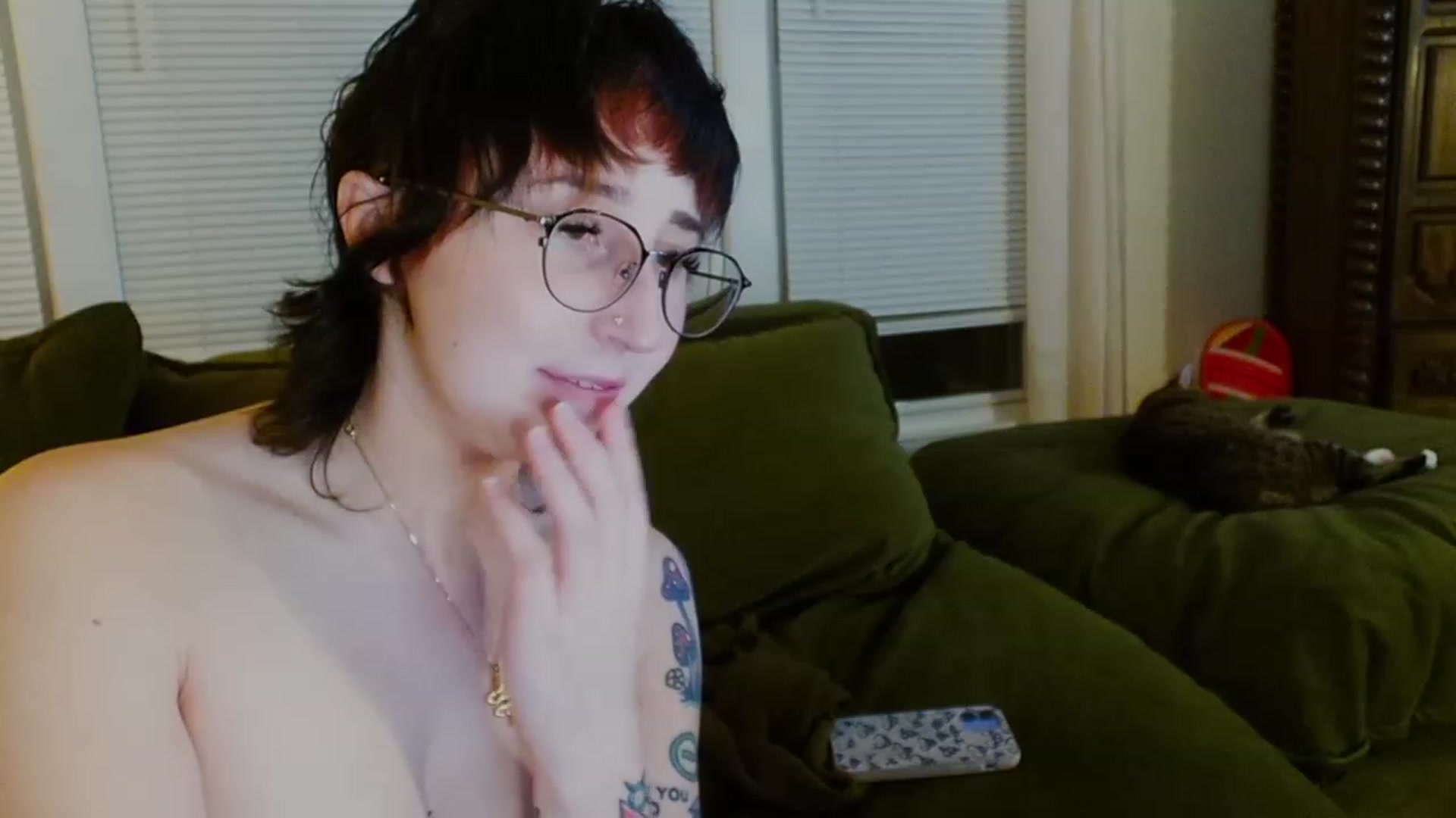Gallery image thumbnail from Strawberrrri1's myfreecams stream on, 11/12/2023, 04:19 image 18 of 20
