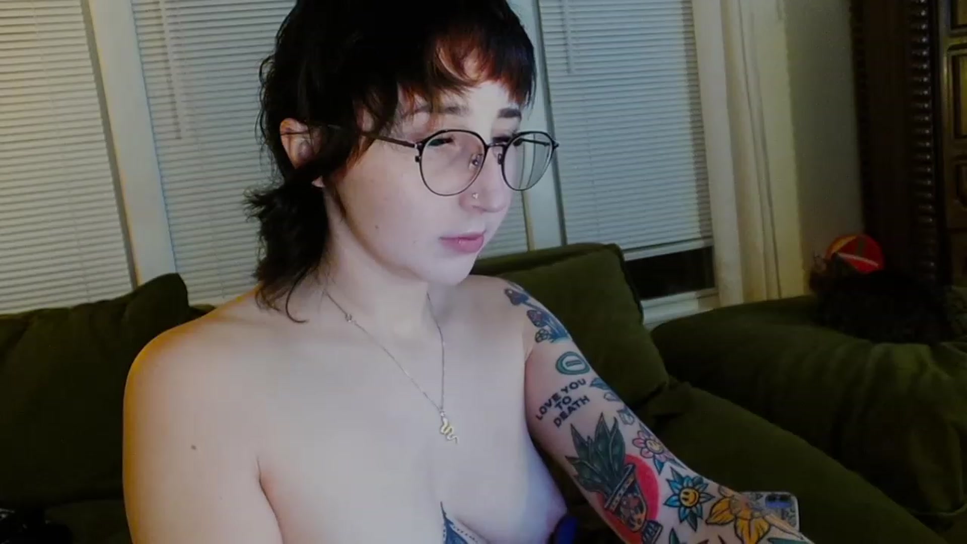 Gallery image thumbnail from Strawberrrri1's myfreecams stream on, 11/12/2023, 04:19 image 14 of 20