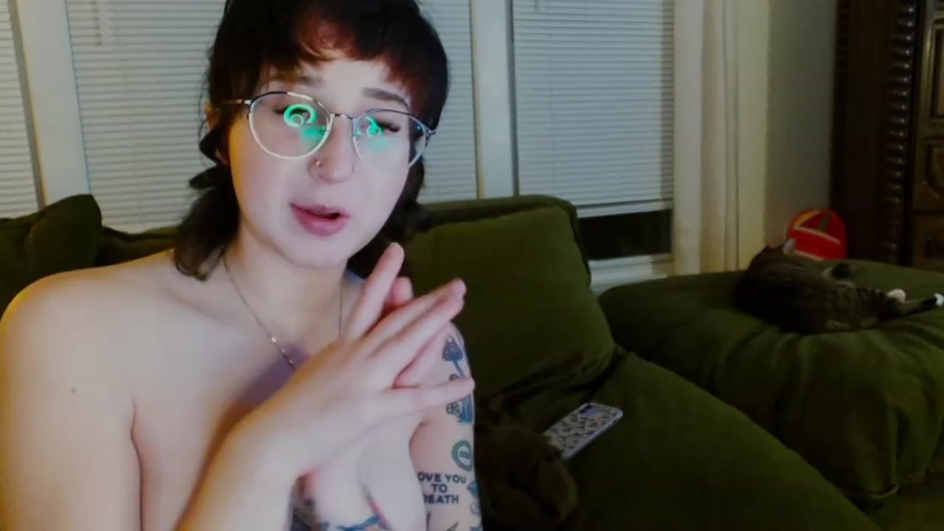 Gallery image thumbnail from Strawberrrri1's myfreecams stream on, 11/12/2023, 04:19 image 17 of 20