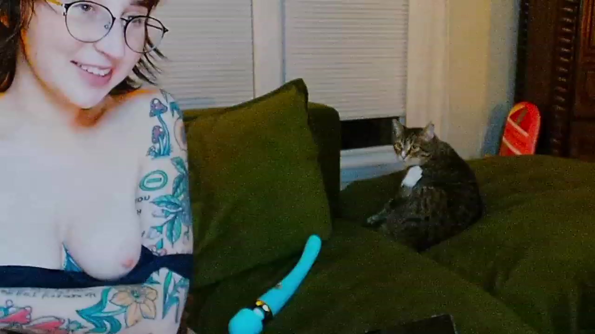 Gallery image thumbnail from Strawberrrri1's myfreecams stream on, 02/04/2024, 04:28 image 16 of 20