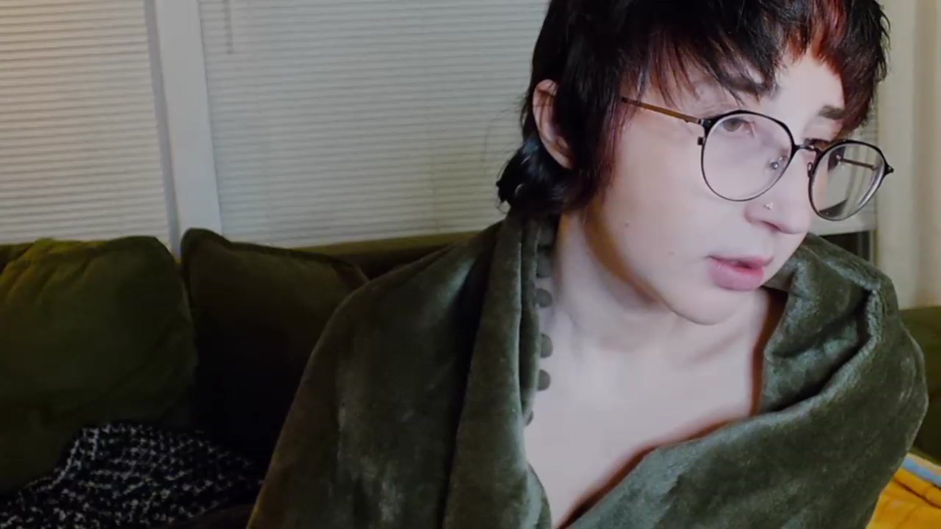 Gallery image thumbnail from Strawberrrri1's myfreecams stream on, 03/03/2024, 04:53 image 20 of 20
