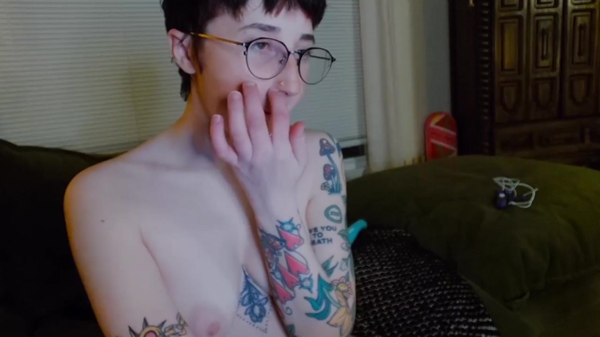 Gallery image thumbnail from Strawberrrri1's myfreecams stream on, 04/14/2024, 03:40 image 13 of 20