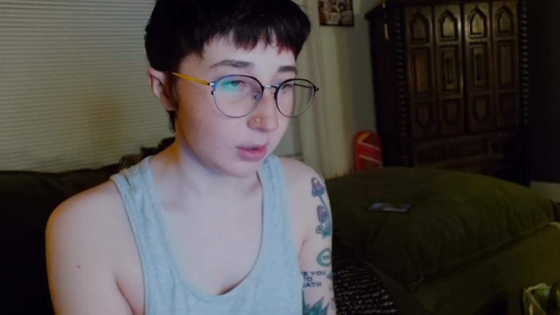 Gallery image thumbnail from Strawberrrri1's myfreecams stream on, 04/14/2024, 03:40 image 1 of 20