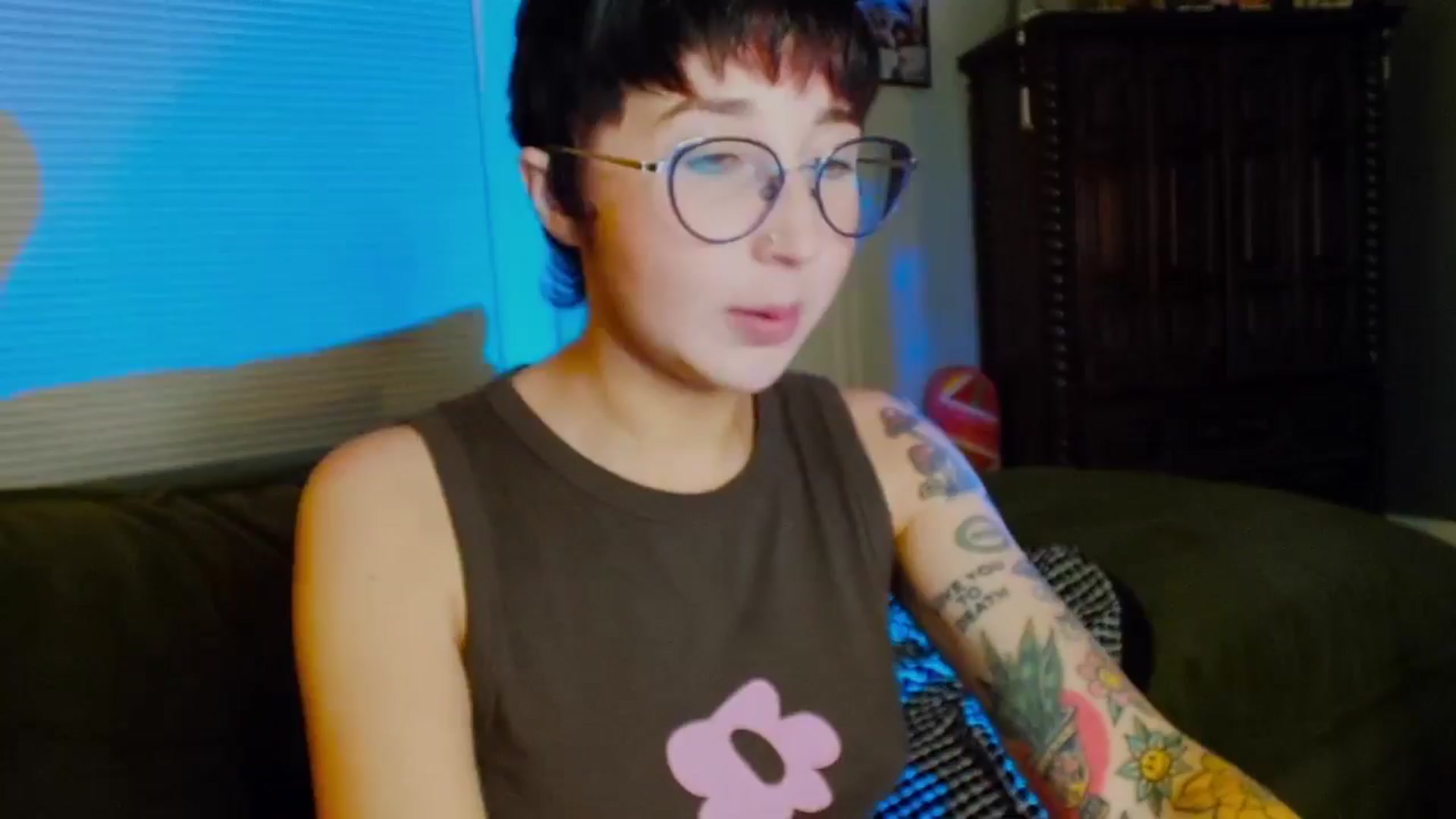 Gallery image thumbnail from Strawberrrri1's myfreecams stream on, 05/19/2024, 04:02 image 1 of 20
