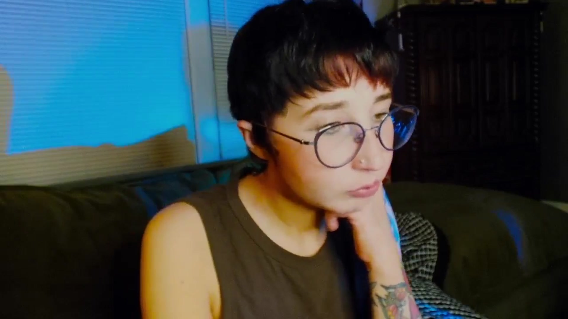 Gallery image thumbnail from Strawberrrri1's myfreecams stream on, 05/19/2024, 04:02 image 2 of 20