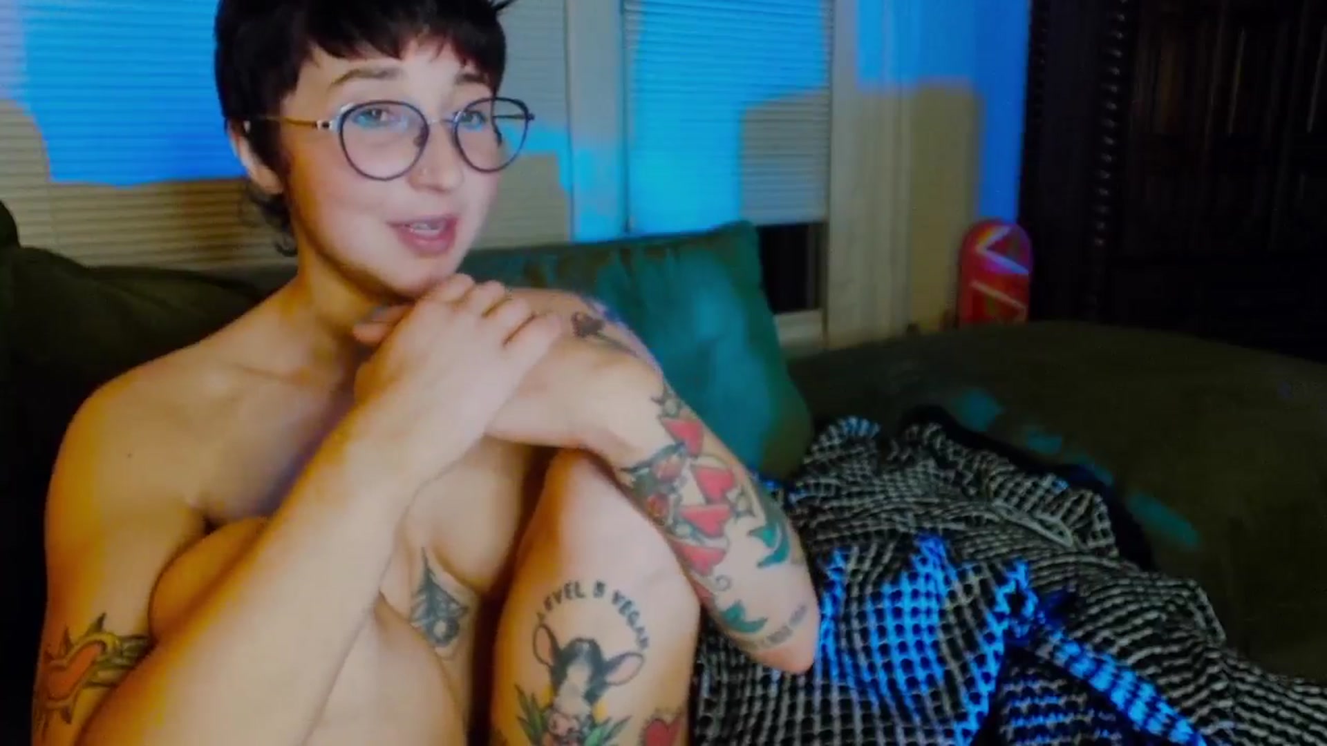 Gallery image thumbnail from Strawberrrri1's myfreecams stream on, 05/19/2024, 04:02 image 18 of 20