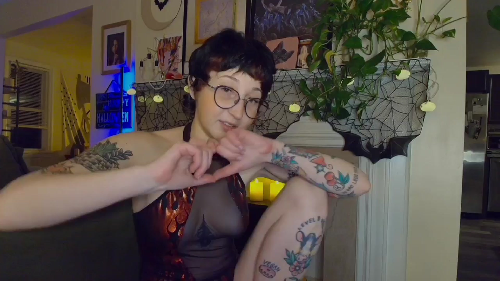 Gallery image thumbnail from Strawberrrri1's myfreecams stream on, 10/26/2024, 03:07 image 3 of 20