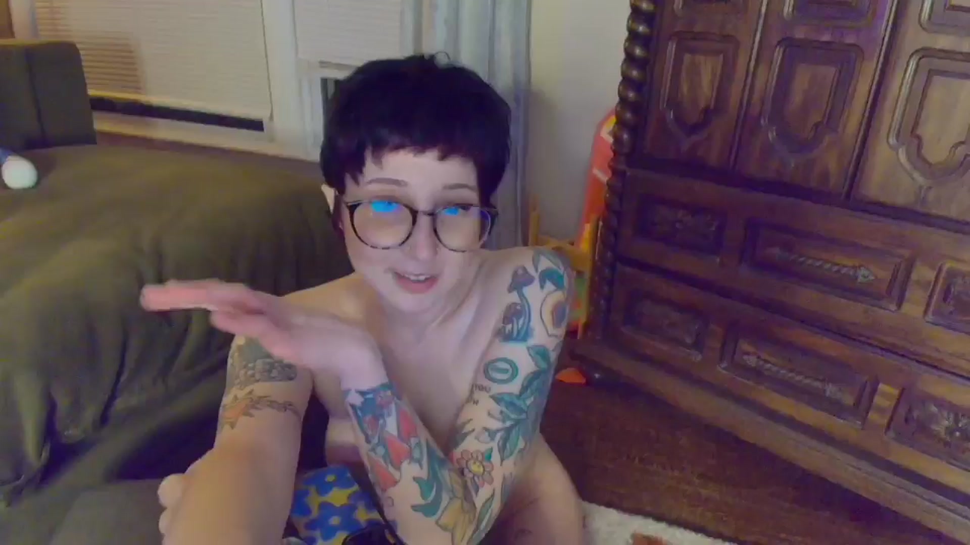 Gallery image thumbnail from Strawberrrri1's myfreecams stream on, 12/08/2024, 04:30 image 12 of 20
