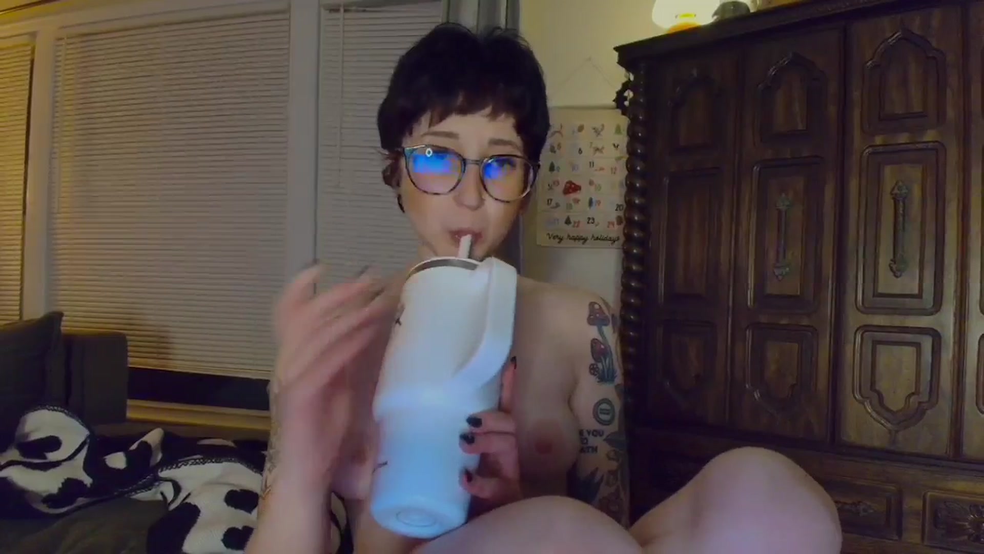 Gallery image thumbnail from Strawberrrri1's myfreecams stream on, 12/21/2024, 04:43 image 19 of 20