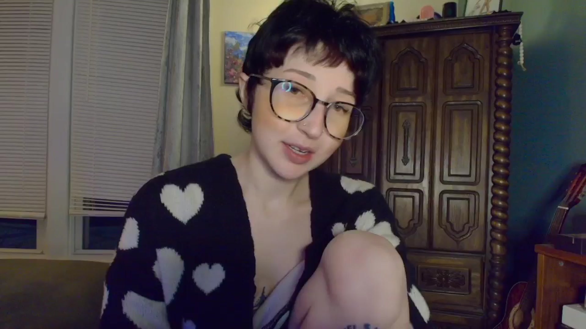 Gallery image thumbnail from Strawberrrri1's myfreecams stream on, 01/12/2025, 04:06 image 19 of 20