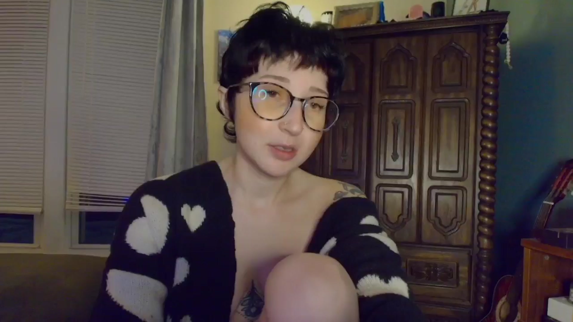 Gallery image thumbnail from Strawberrrri1's myfreecams stream on, 01/12/2025, 04:06 image 14 of 20