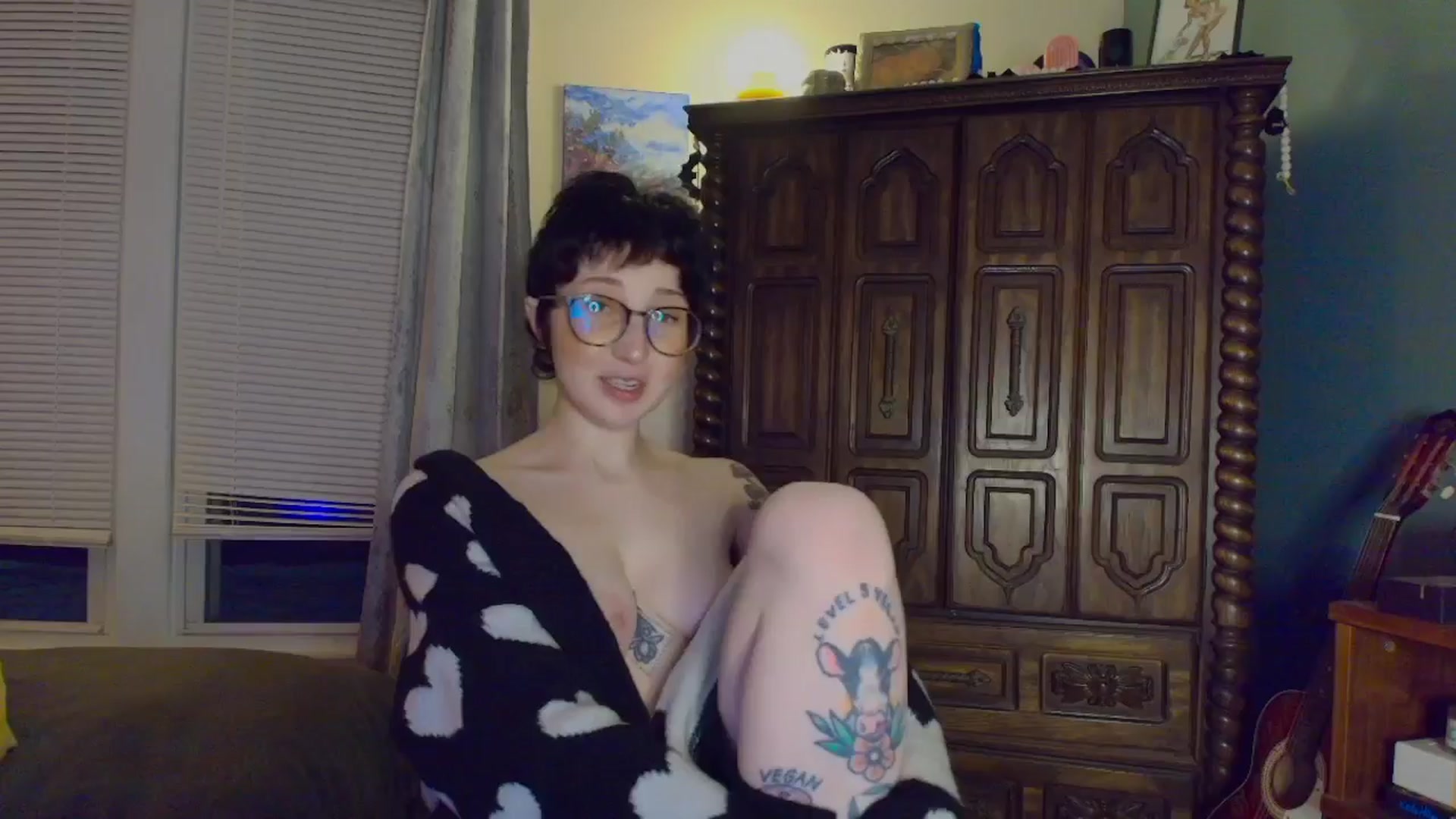 Gallery image thumbnail from Strawberrrri1's myfreecams stream on, 01/12/2025, 04:06 image 6 of 20