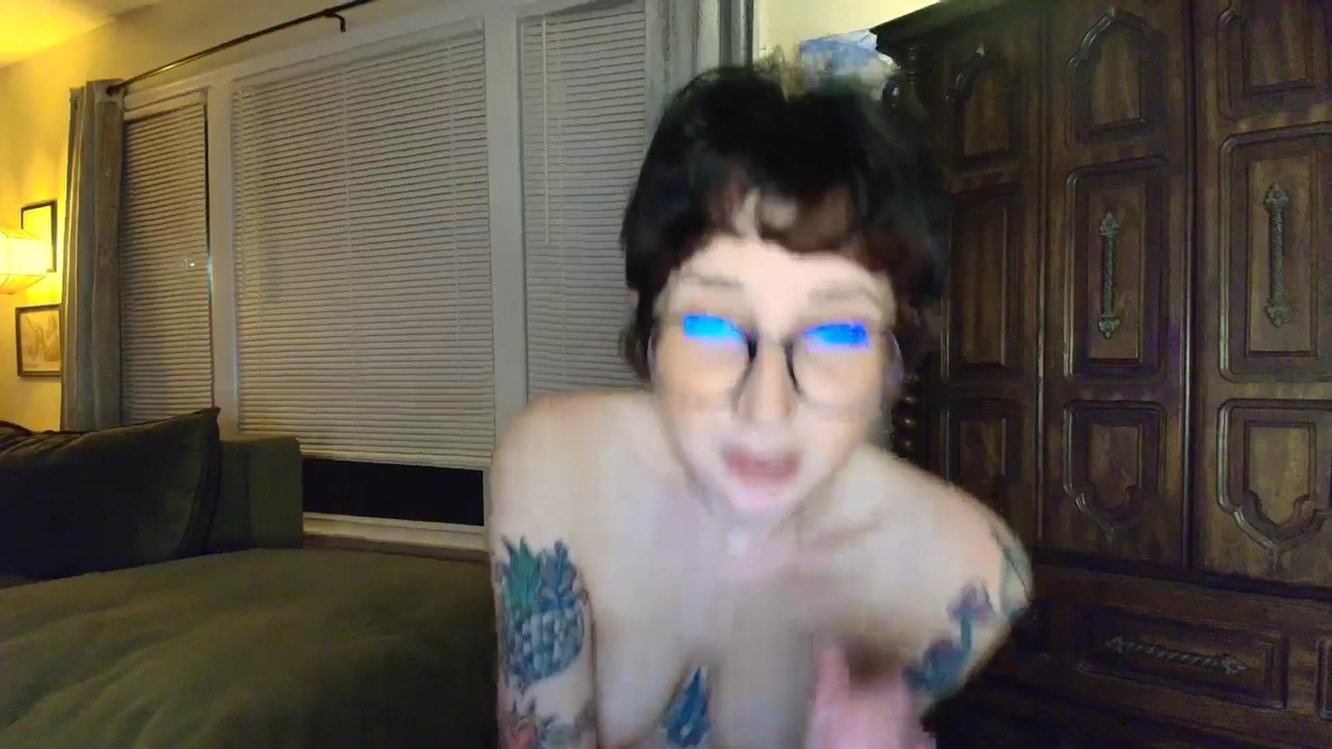 Gallery image thumbnail from Strawberrrri1's myfreecams stream on, 04/20/2025, 03:42 image 12 of 20