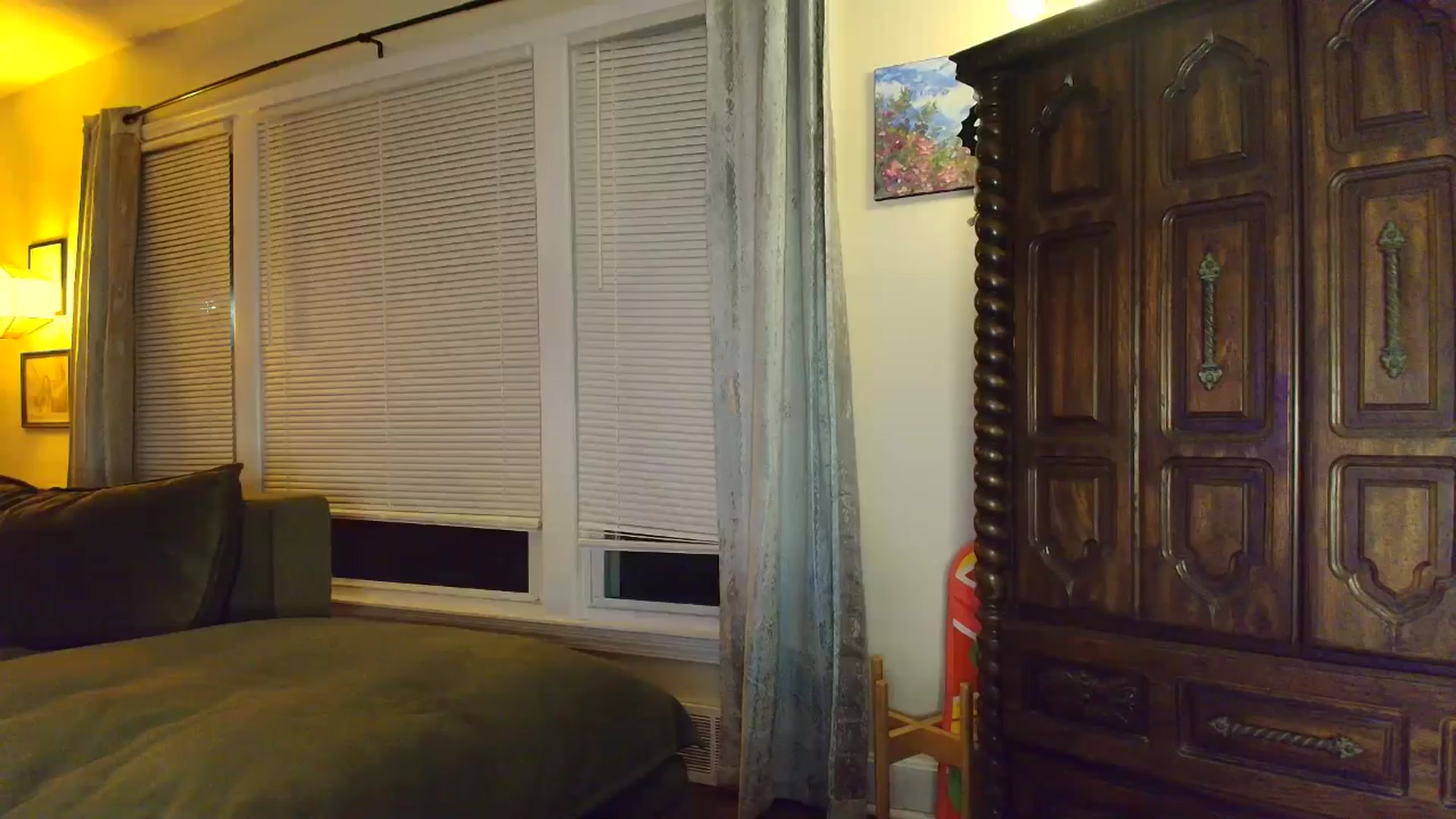 Gallery image thumbnail from Strawberrrri1's myfreecams stream on, 04/20/2025, 03:42 image 14 of 20