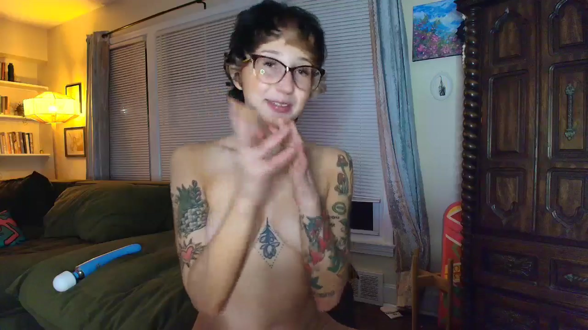 Gallery image thumbnail from Strawberrrri1's myfreecams stream on, 05/25/2025, 04:15 image 10 of 20