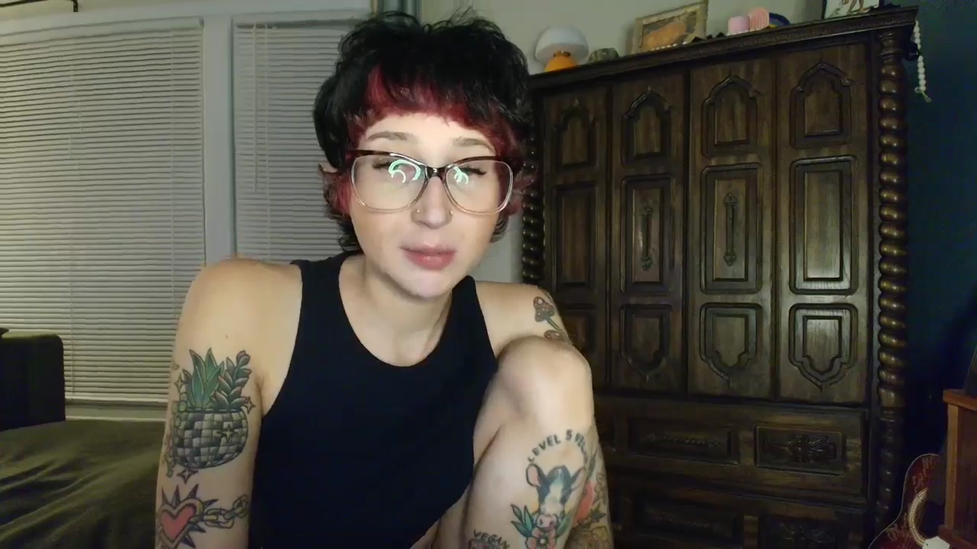 Gallery image thumbnail from Strawberrrri1's myfreecams stream on, 06/08/2025, 02:32 image 2 of 20