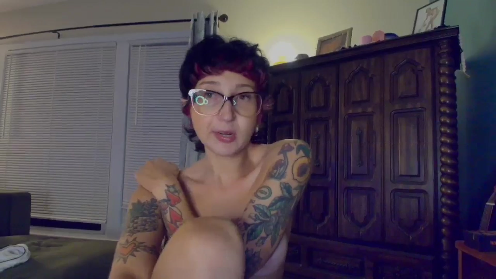 Gallery image thumbnail from Strawberrrri1's myfreecams stream on, 07/27/2025, 03:32 image 10 of 20